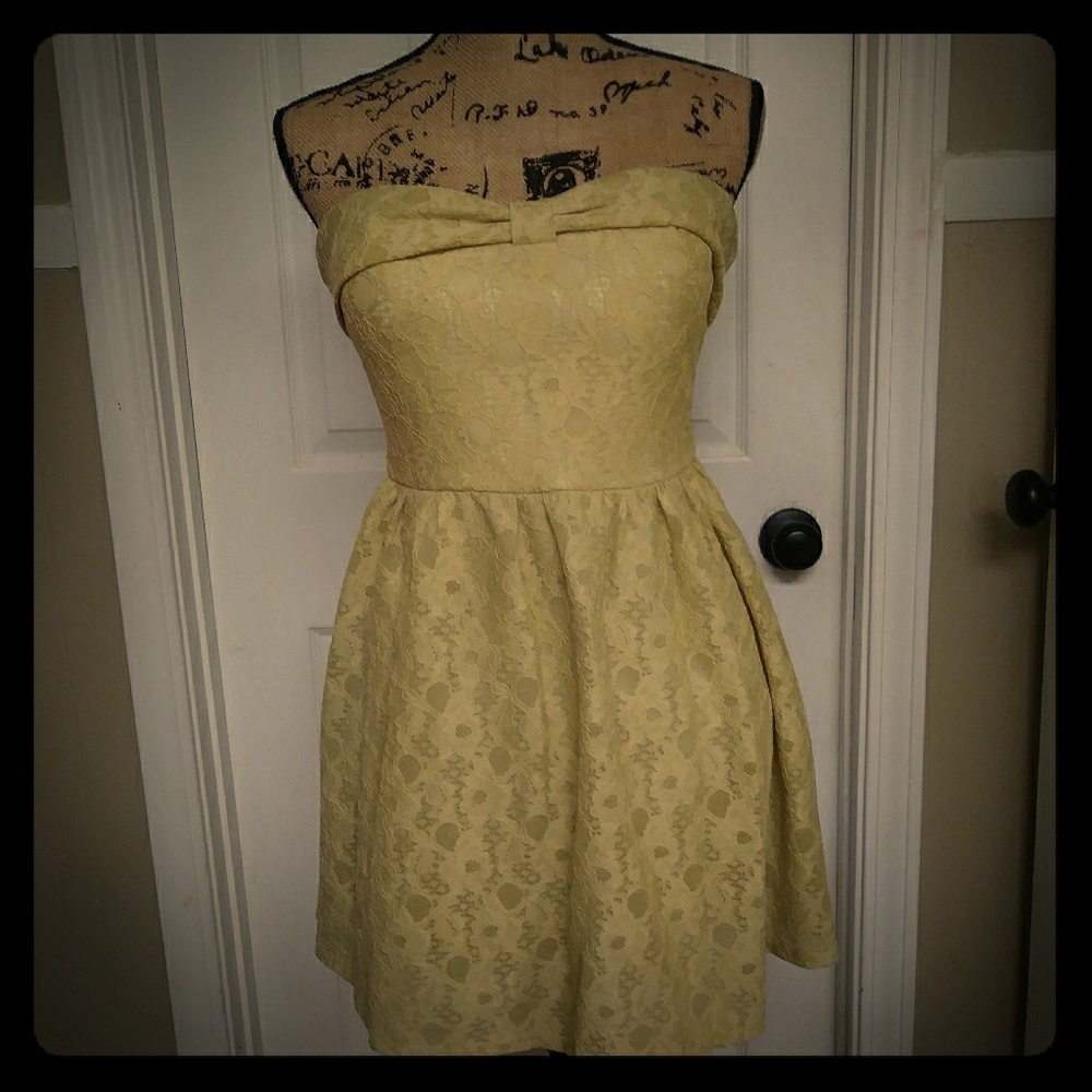 Yellow Lace Sleeveless Dress